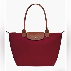 Medium Le Pliage Shoulder Tote - in red
Retail : $140